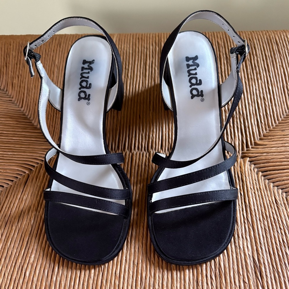 EUC Mudd Black Satin Sandals Size 7 1/2